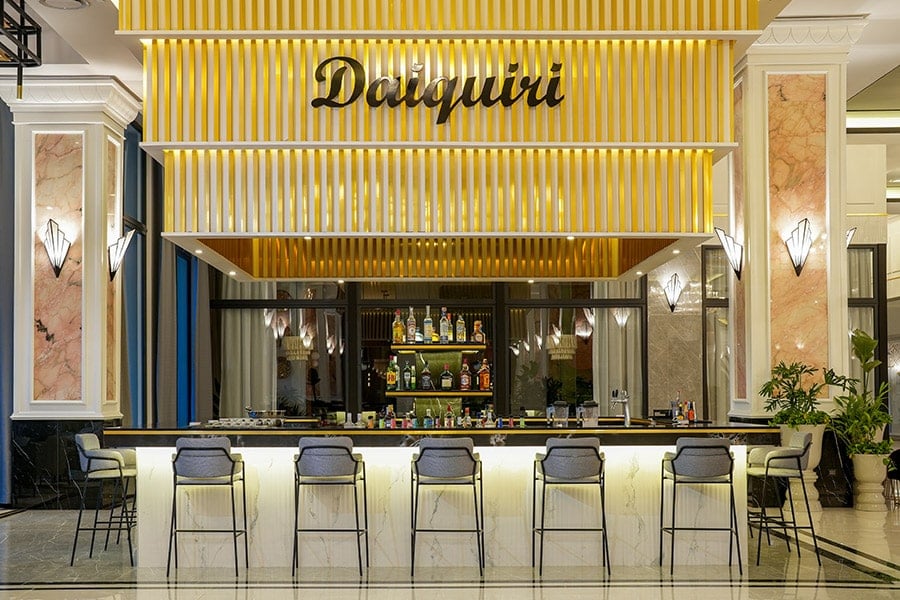 Lobby bar